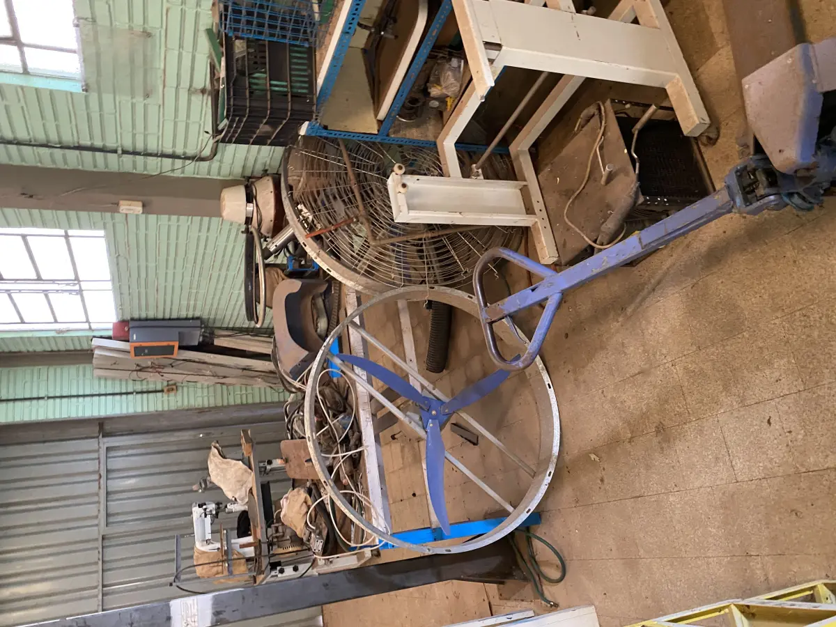 LOTE 486 - 2 ventiladores industriais 