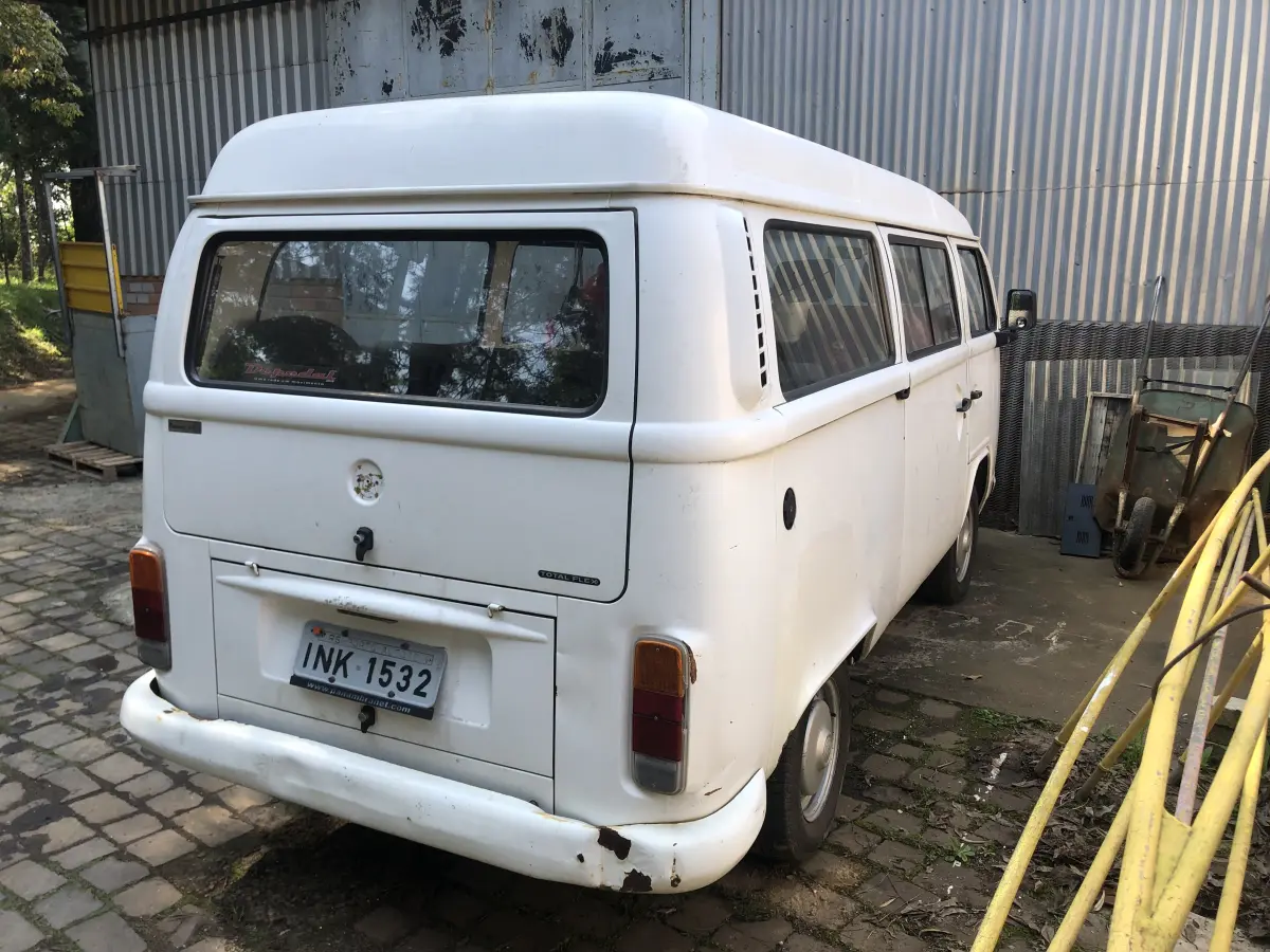 LOTE 002 - VW Kombi Placas INK 1532 06/07