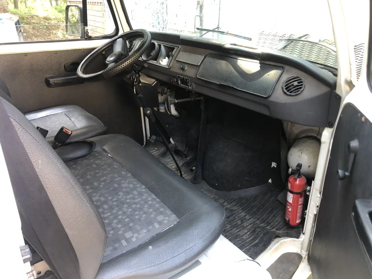 LOTE 002 - VW Kombi Placas INK 1532 06/07