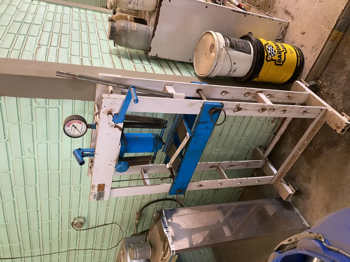 LOTE 473 - Prensa hidraulica 15 ton