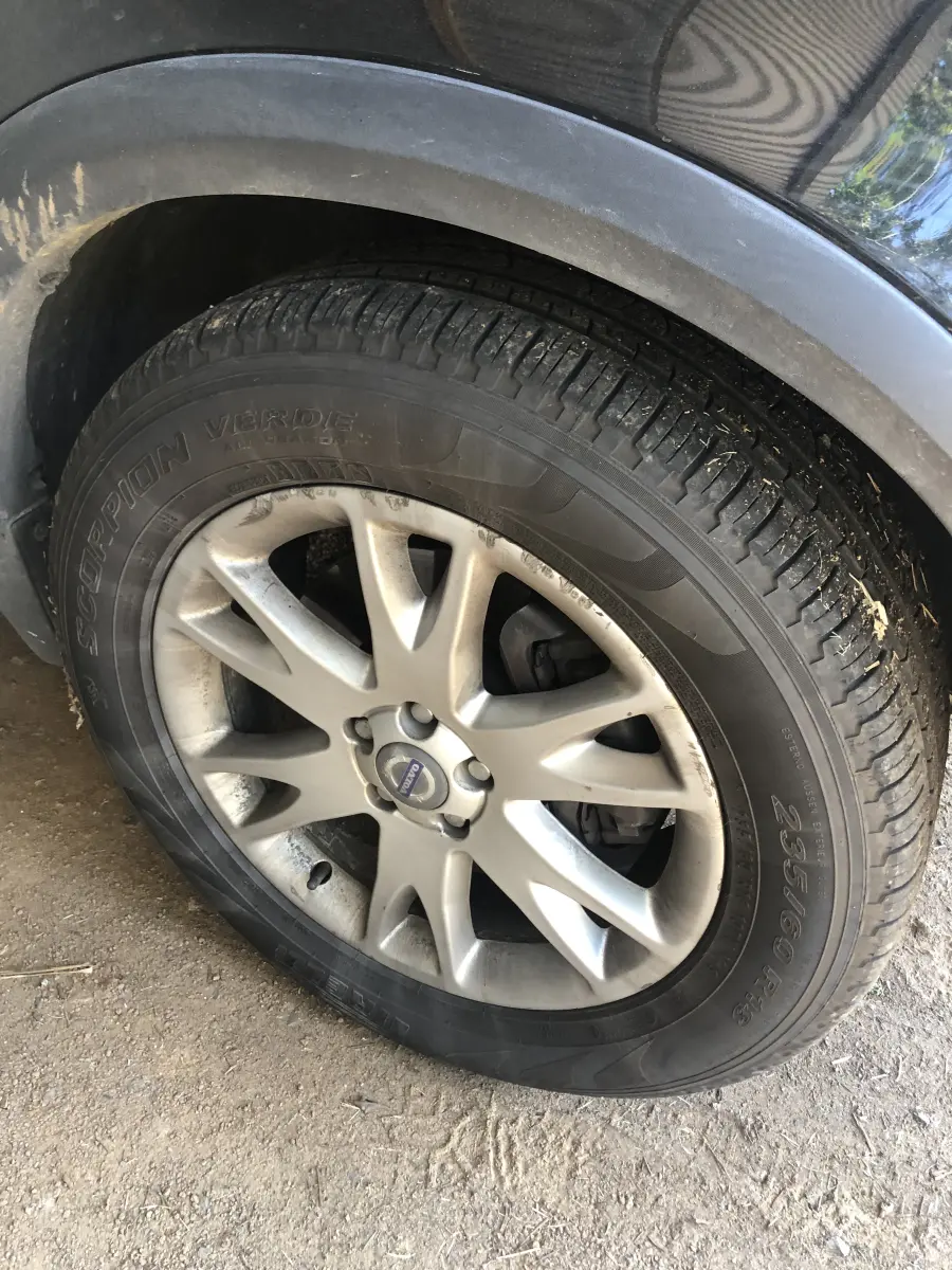 LOTE 003 - Volvo XC90 V8 AWD placa DOS7772 06/07