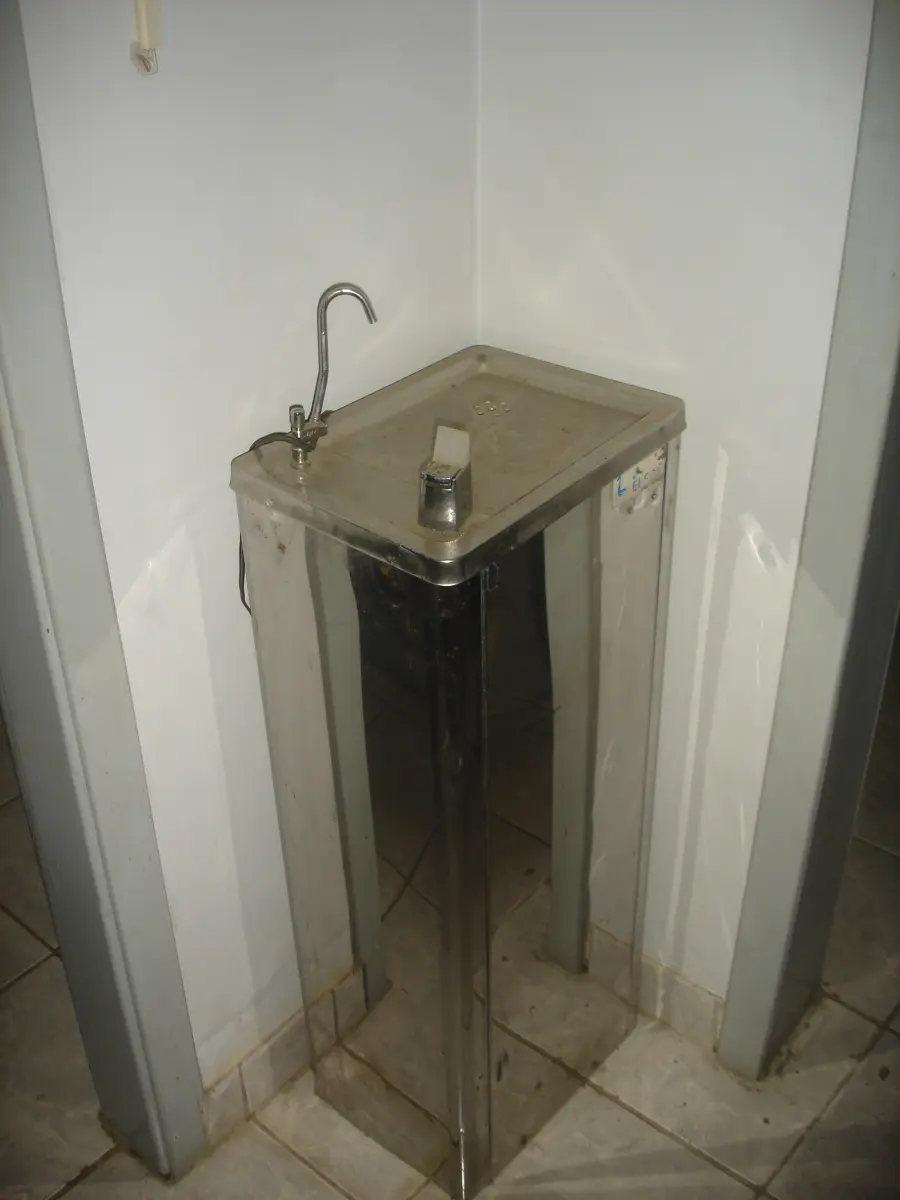 LOTE 014 - Bebedor Elege prateado