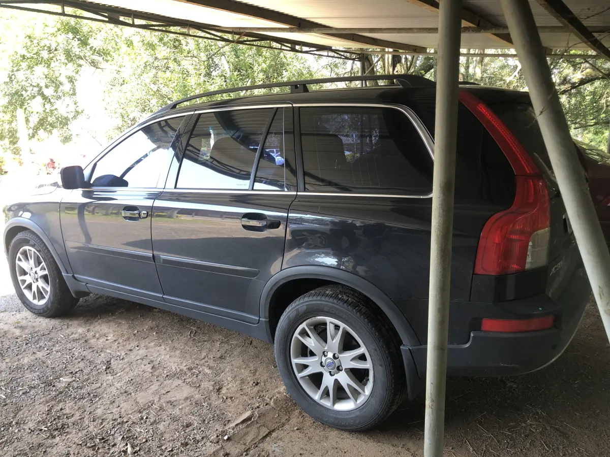 LOTE 003 - Volvo XC90 V8 AWD placa DOS7772 06/07