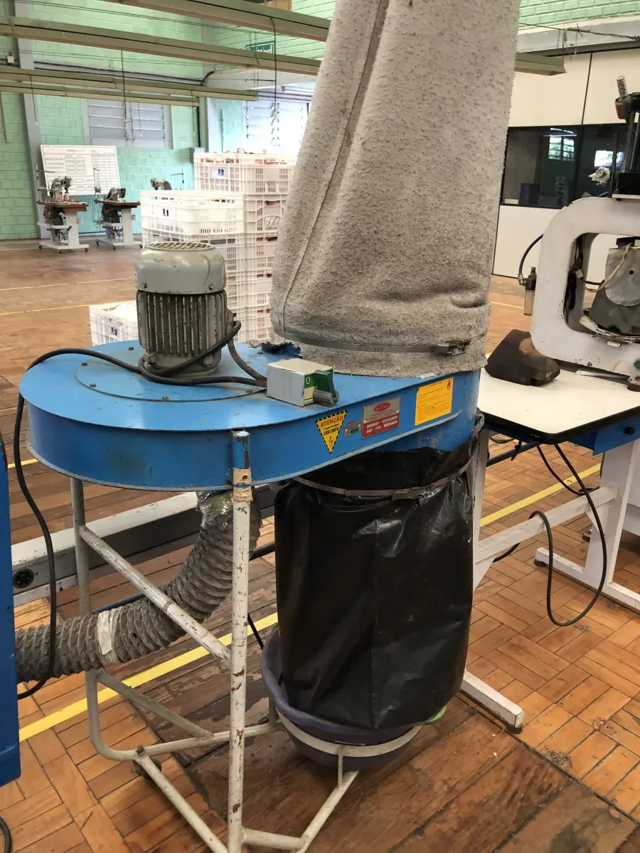 LOTE 282 - Coletor de pó de saco 