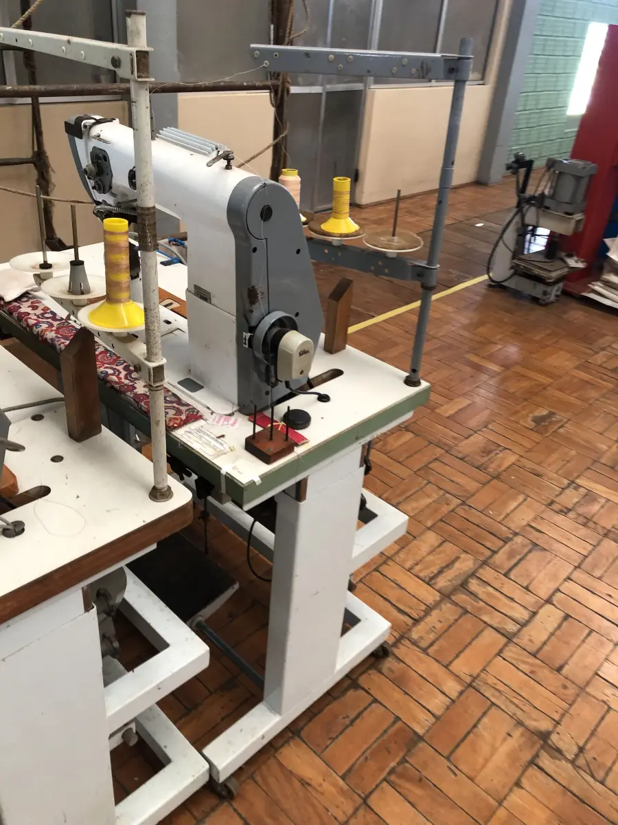 LOTE 390 - 7 máquinas de costura