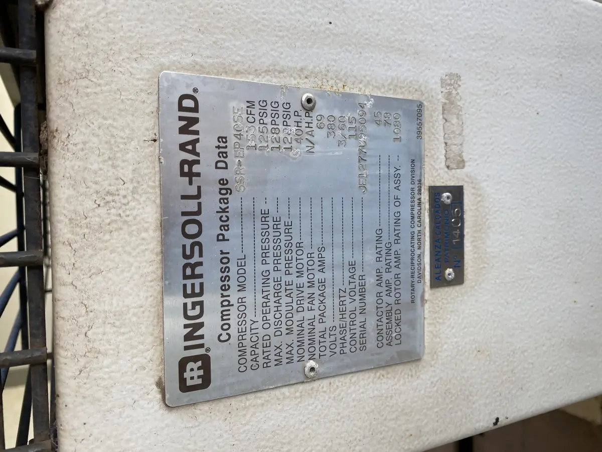 LOTE 430 - Compressor de ar parafuso Ingersoll Rand SSR