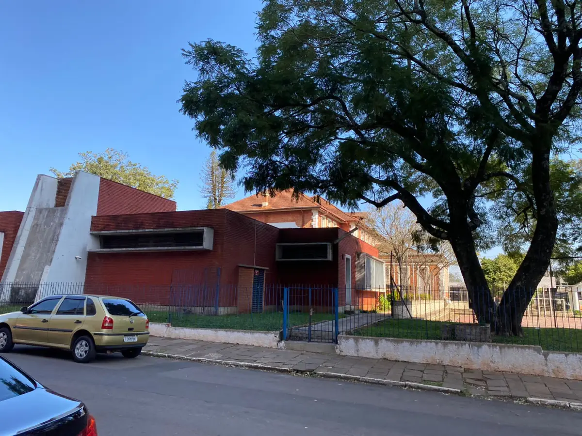 LOTE 001 - VENDA NA MODALIDADE STALKING HORSE DE IMÓVEL EM TERRENO DE 12.300M2 COM 5.150M2 CONSTRUÍDOS – ESCOLA FUNCIONANDO – QUADRA INTEIRA -  NO CENTRO DE PASSO FUNDO/RS - OBRIGATÓRIA A CONTINUAÇÃO DA ESCOLA POR NO MÍNIMO 5 ANOS - VEJA TERMO DE MANUTENÇÃO COM O LEILOEIRO