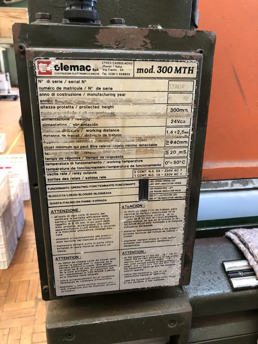 LOTE 251 - Balancim ponte Atom Klein 300MTH com mesa de roletes