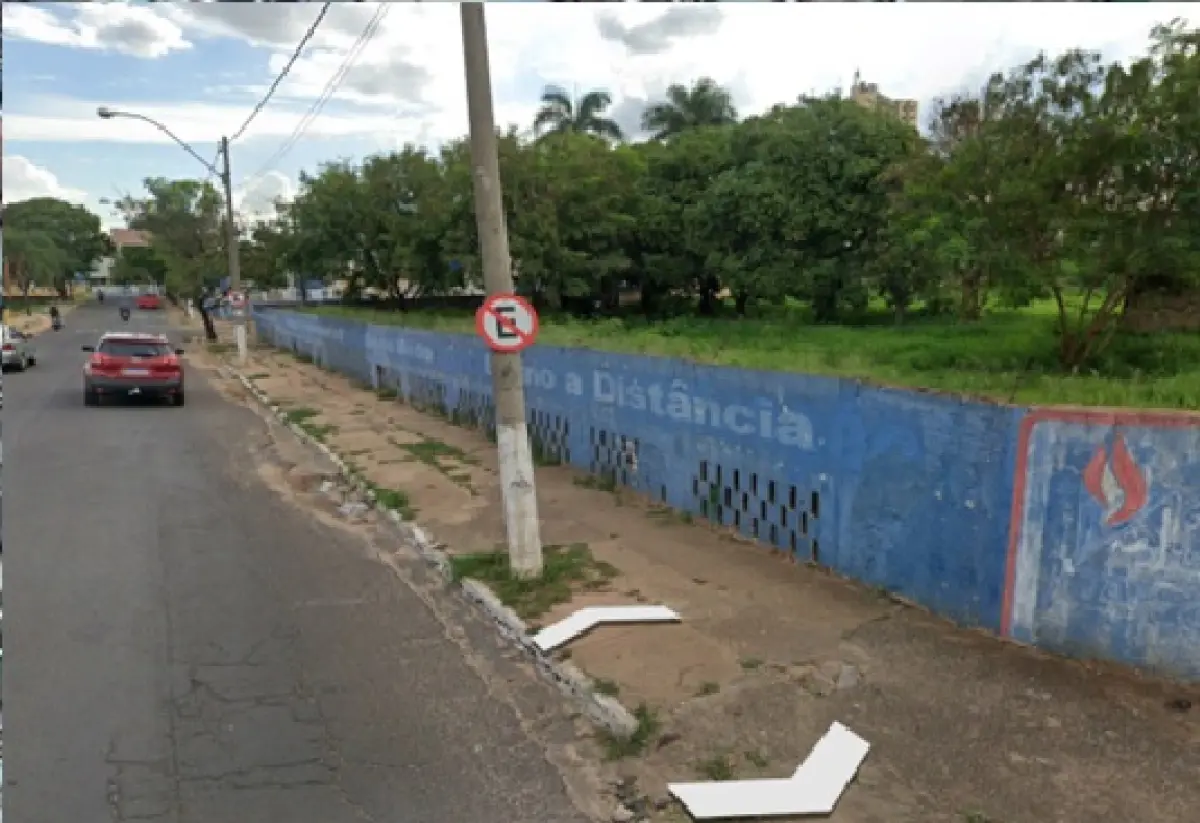LOTE 001 - GRANDE TERRENO DE ESQUINA NO CENTRO DE LINS SP - COM 3.069,20M2 - LIVRE DESOCUPADO - PRONTA ENTREGA