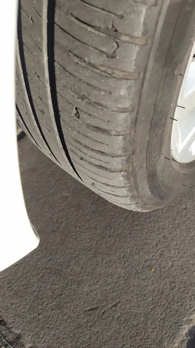 LOTE 001 - RENAULT Logan 2013  Expression  1.6 completo