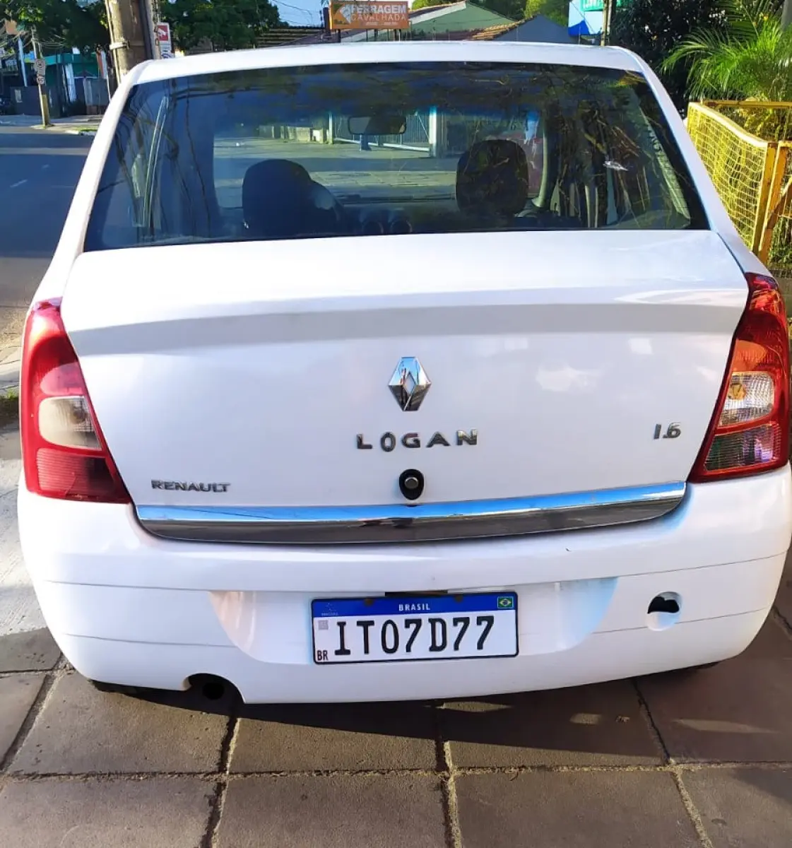 LOTE 001 - RENAULT Logan 2013  Expression  1.6 completo