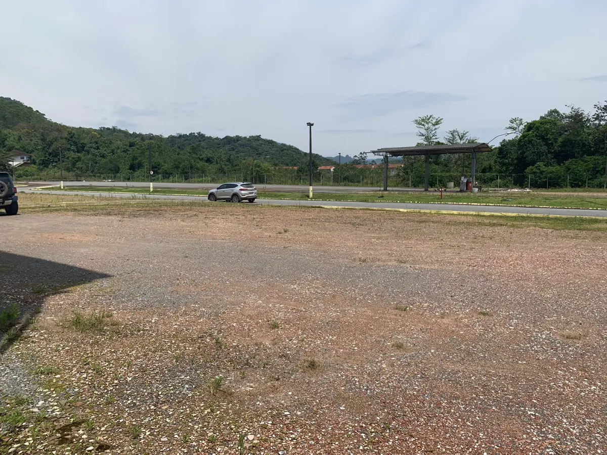 LOTE 001 - GRANDE PAVILHAO EM TERRENO DE 39.000M2 FRENTE PARA BR 280 EM JARAGUA DO SUL SC