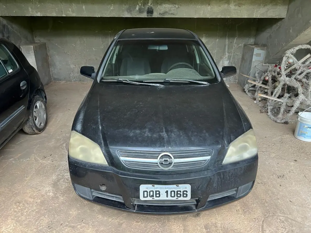 LOTE 004 - Chevrolet Astra sedan 2.0 pl. DQB1066 04/05