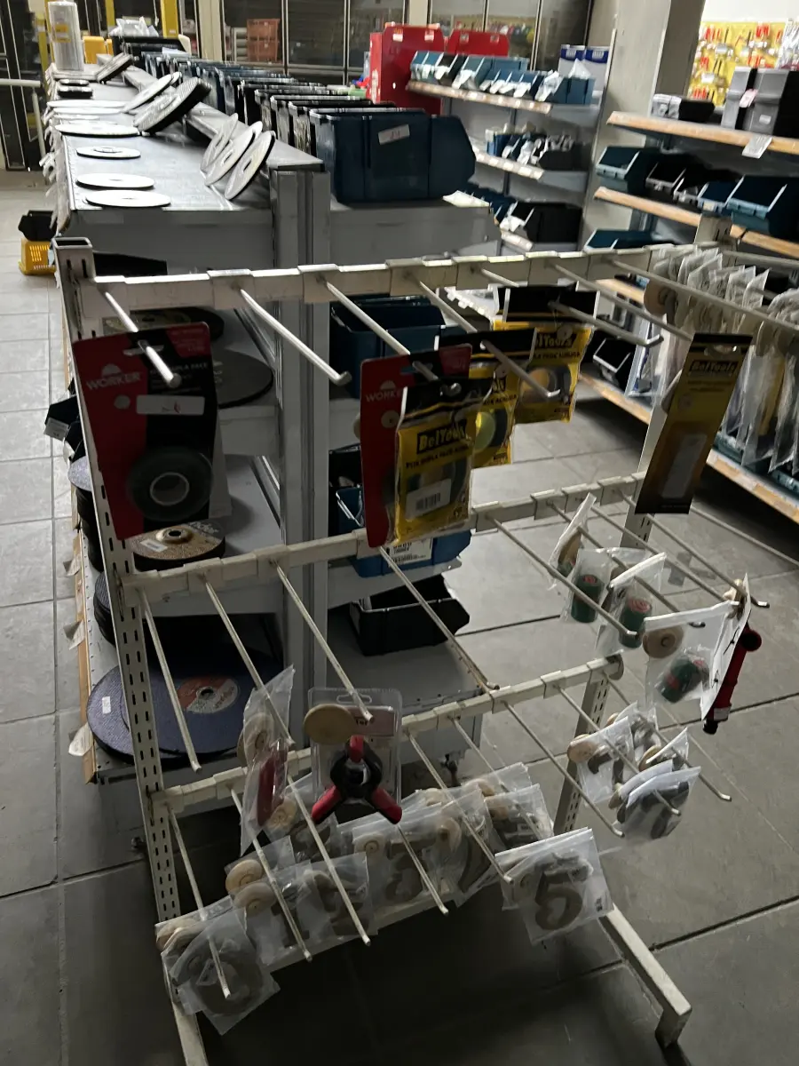 LOTE 026 - Lote com fitas dupla face, terminais para mangueira, numeros