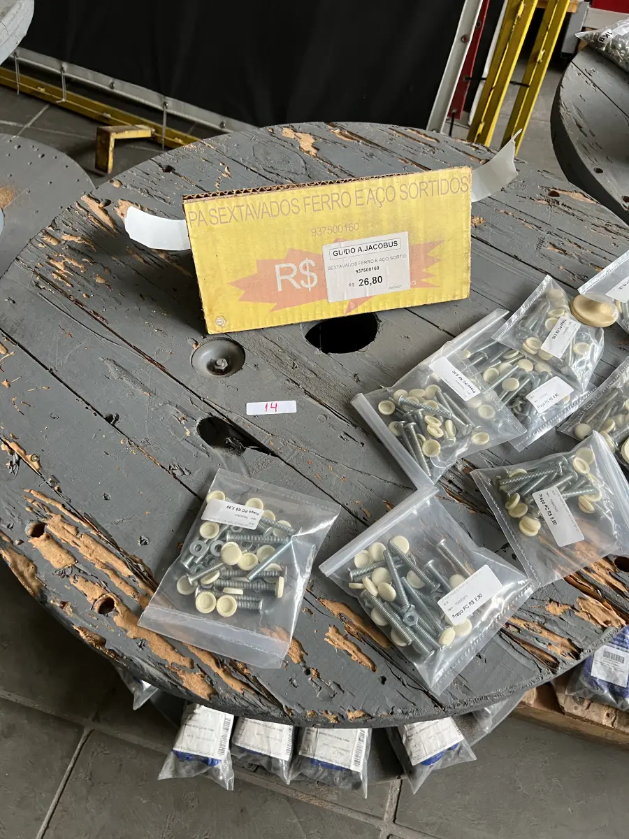 LOTE 014 - Lote com parafusos sextavados, pregos, prego telheiro, conjunto sextavado para telha, parafusos,