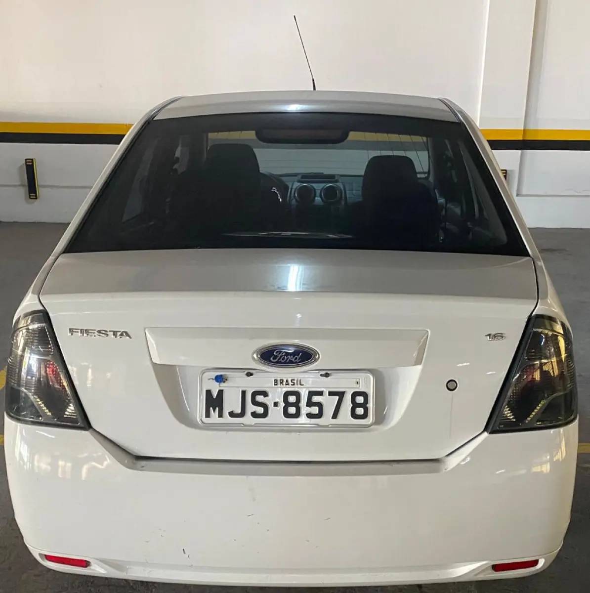 LOTE 001 - Ford, Fiesta Sedan 1.6 Flex, Ano e Modelo 2011/2012