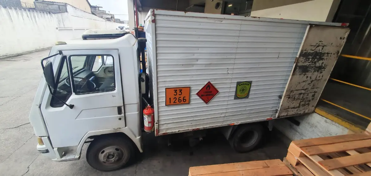 LOTE 008 - Caminhão Agrale 1800d rd fd pl. BMF8388  92/93