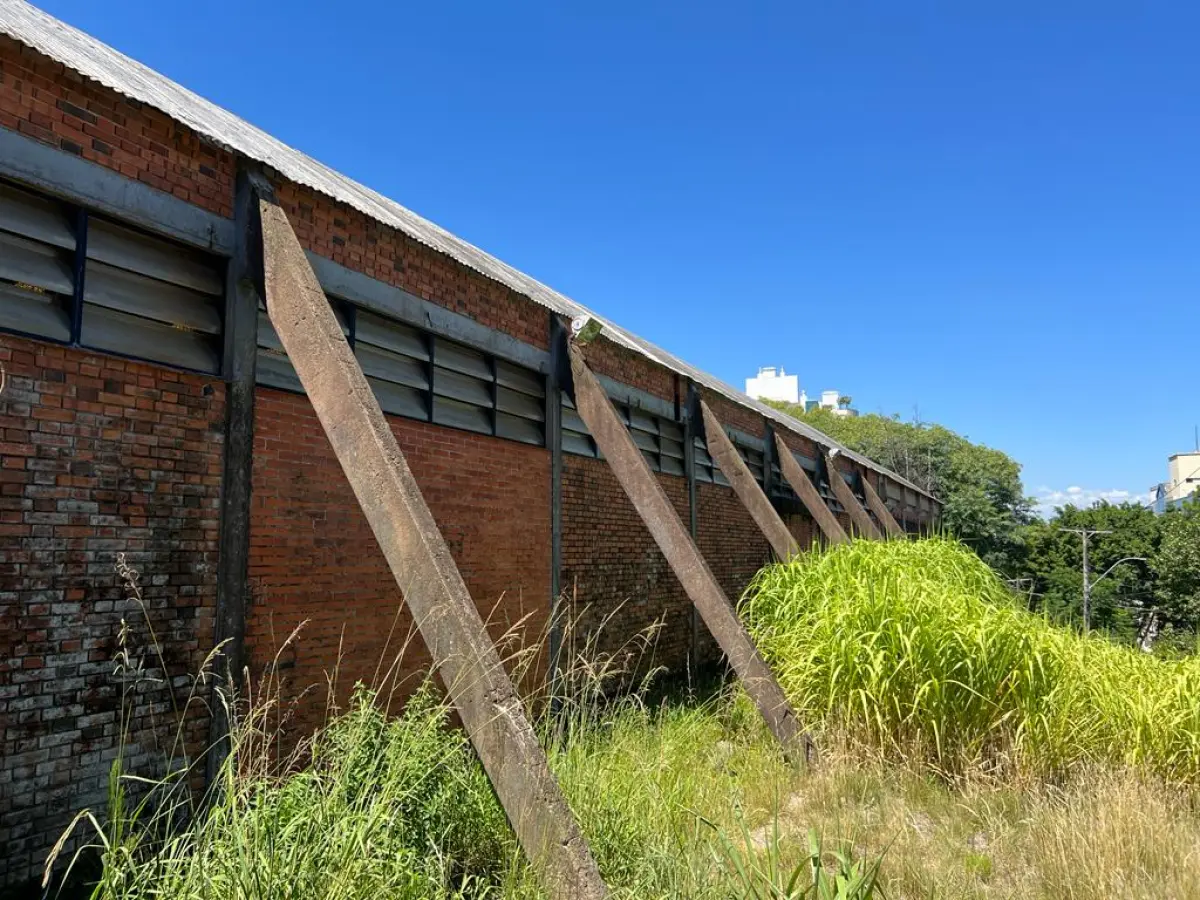 LOTE 001 - GRANDE IMÓVEL COM 46.624,57M2  PODENDO USAR 31.863,57m² NA RUA CEL JOAQUIM PEDRO SALGADO 80, PORTO ALEGRE (ver área aproveitavel)l)