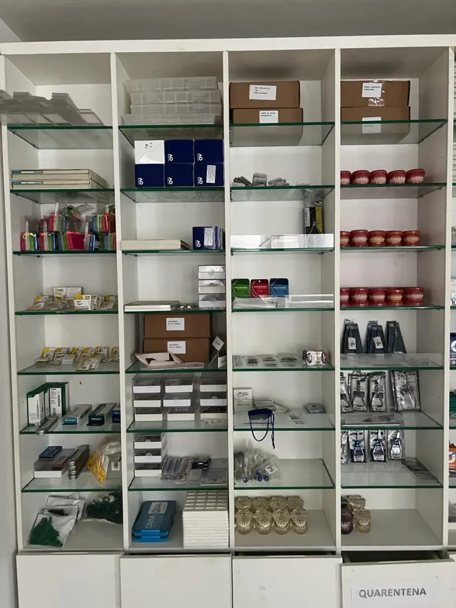 LOTE 000 - PRODUTOS ODONTOLÓGICOS