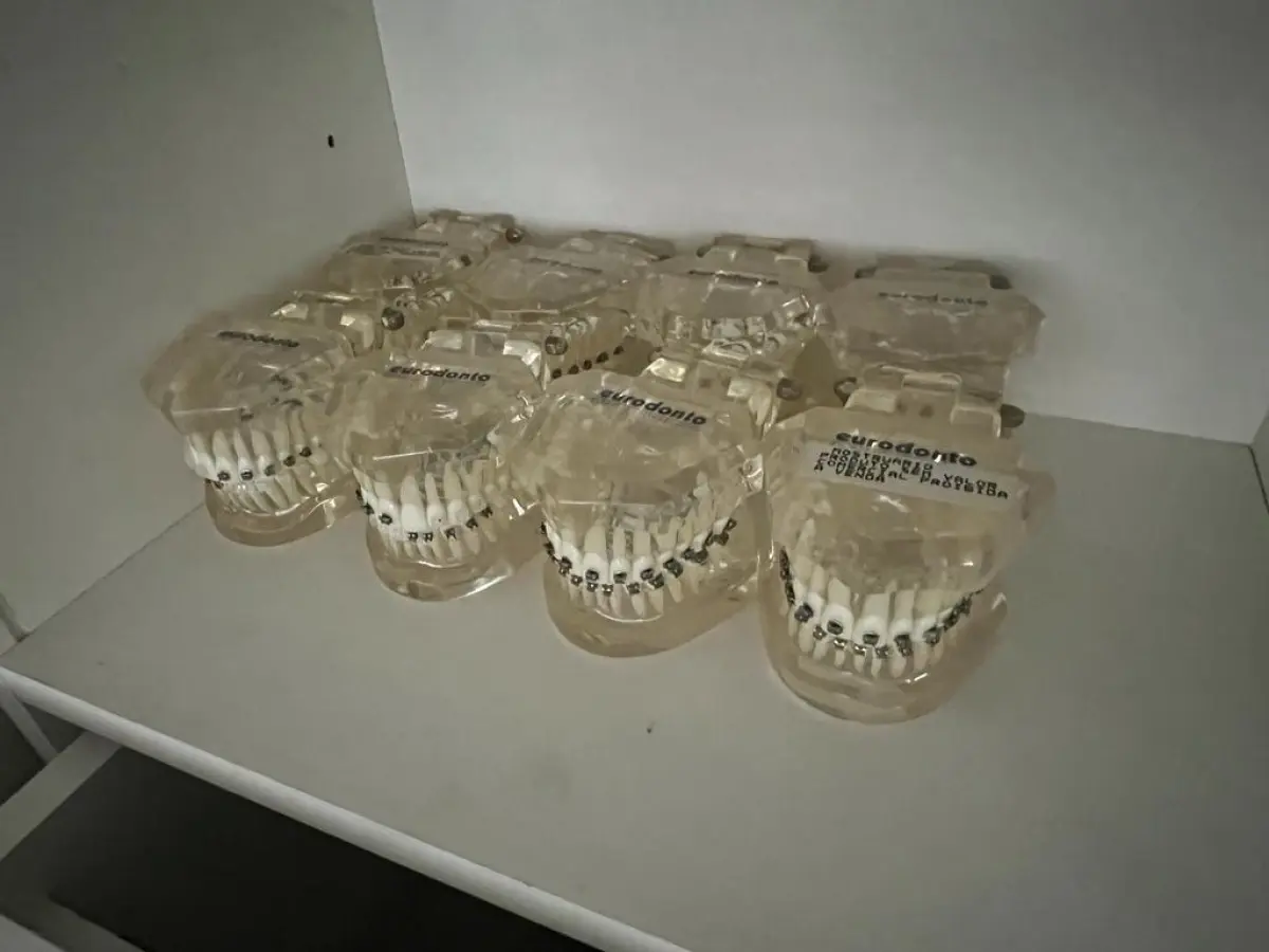 LOTE 000 - PRODUTOS ODONTOLÓGICOS