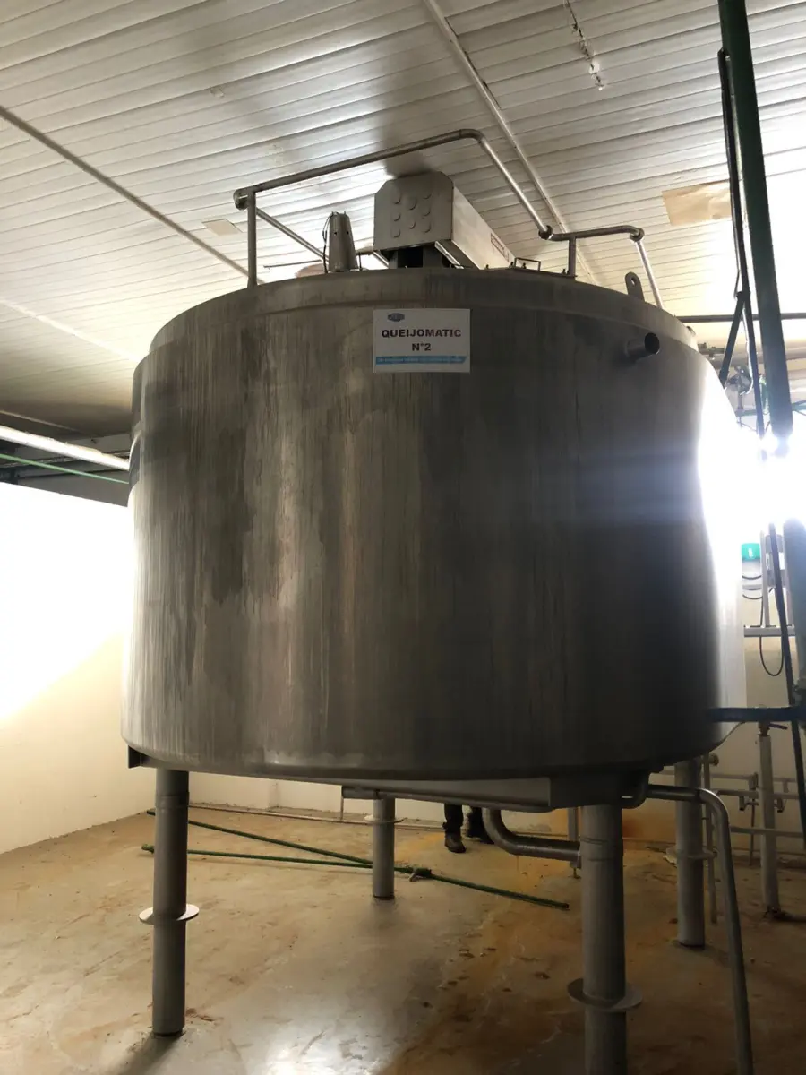 LOTE 000 - SILOS DE INOX – CALDEIRAS – TANQUES 100MIL L – BALANÇA RODOVIÁRIA – RESERVATÓRIO DE ÁGUA – UNO MILLE 95/96