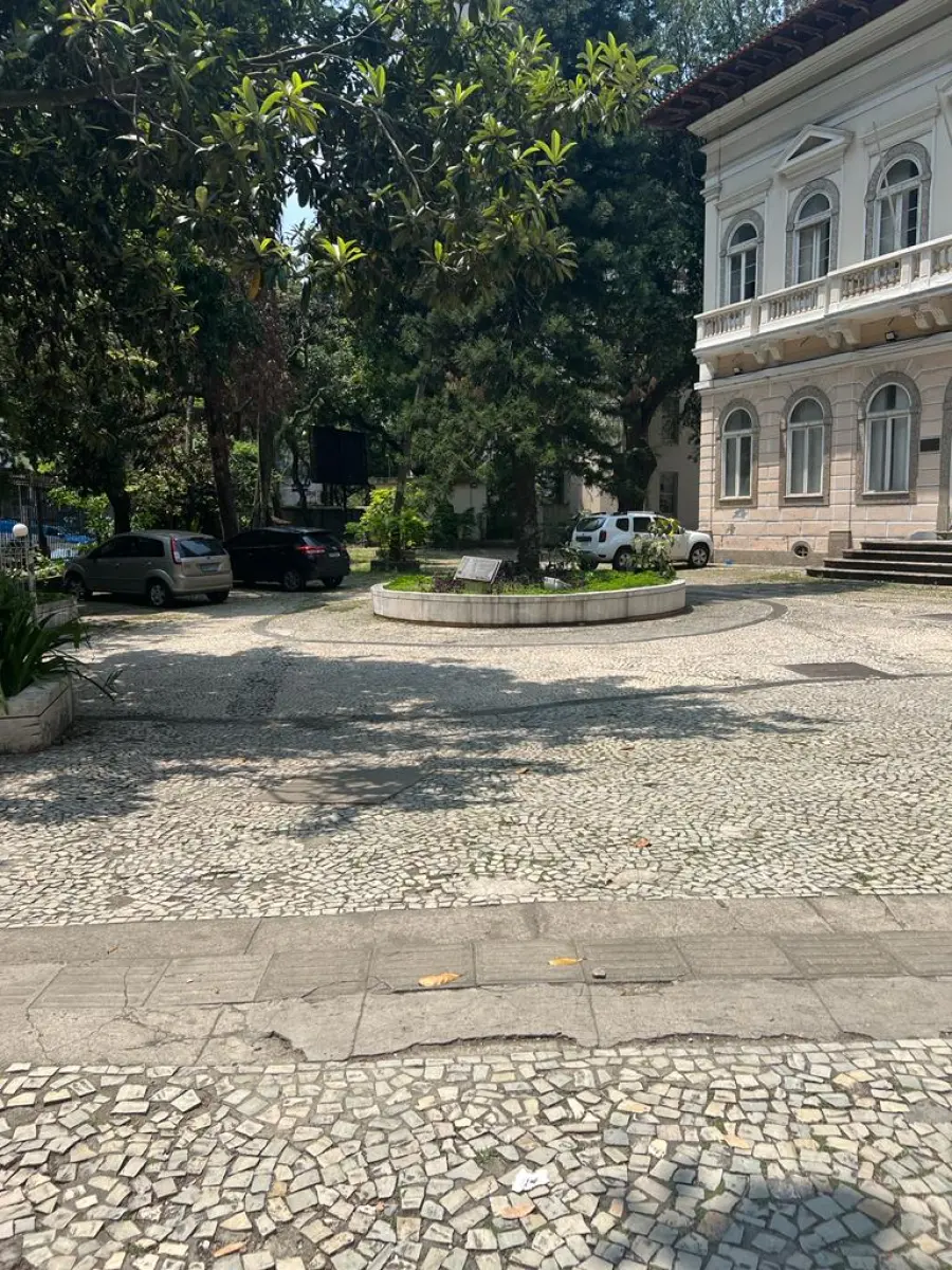 LOTE 001 - ÚNICA GRANDE ÁREA À VENDA EM TODO O BAIRRO DO FLAMENGO/RJ > 13.900m2 DE TERRENO E 23.475M2 CONSTRUÍDOS