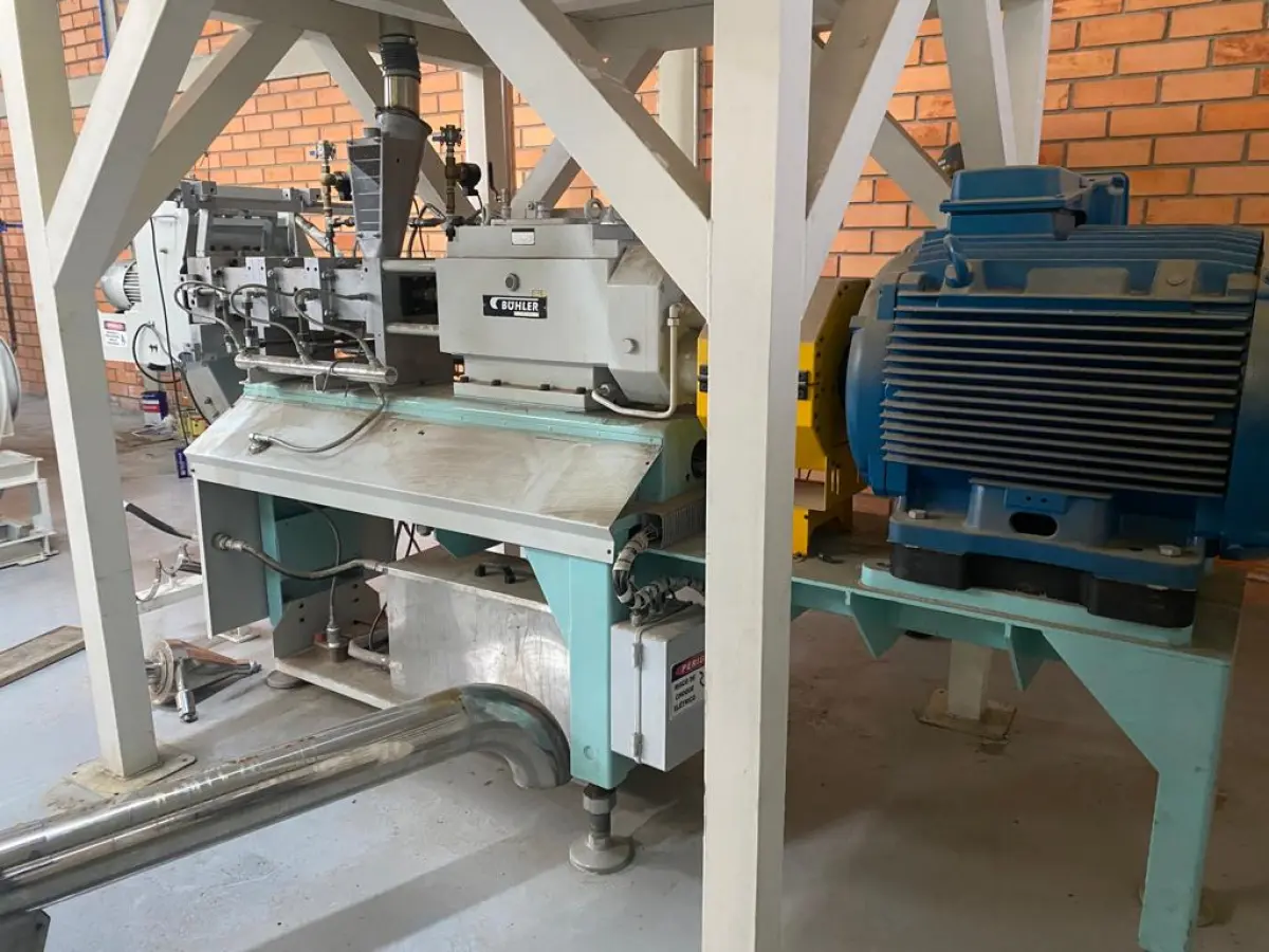 LOTE 070 - Um extrusora Buhler nº 72694/1 de 90k, Typ Ex 50/134. Em Ijui/RS