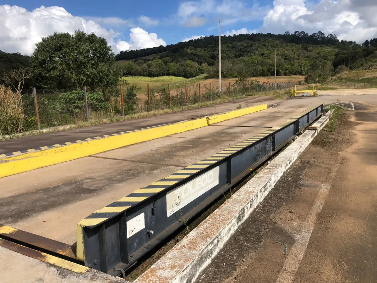 LOTE 000 - SILOS DE INOX – CALDEIRAS – TANQUES 100MIL L – BALANÇA RODOVIÁRIA – RESERVATÓRIO DE ÁGUA – UNO MILLE 95/96