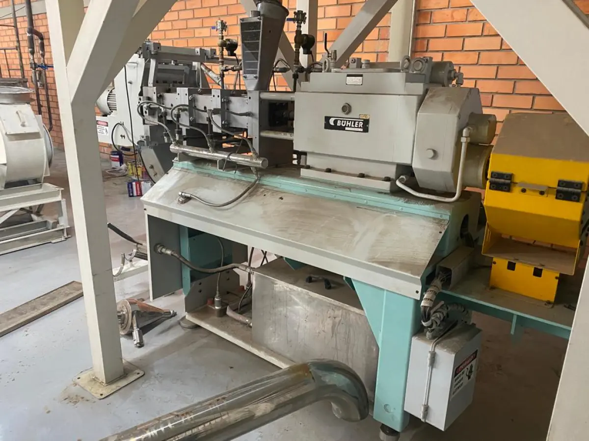 LOTE 070 - Um extrusora Buhler nº 72694/1 de 90k, Typ Ex 50/134. Em Ijui/RS