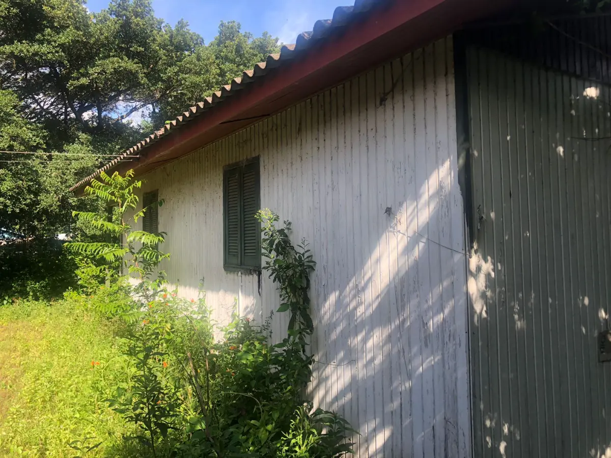 LOTE 004 - Rua Brasil nº 3253 esquina com a Rua Hernando, Linha Café, Tres Coroas. Localizado um pavilhão com aproximadamente 280m2 construídos em alvenaria