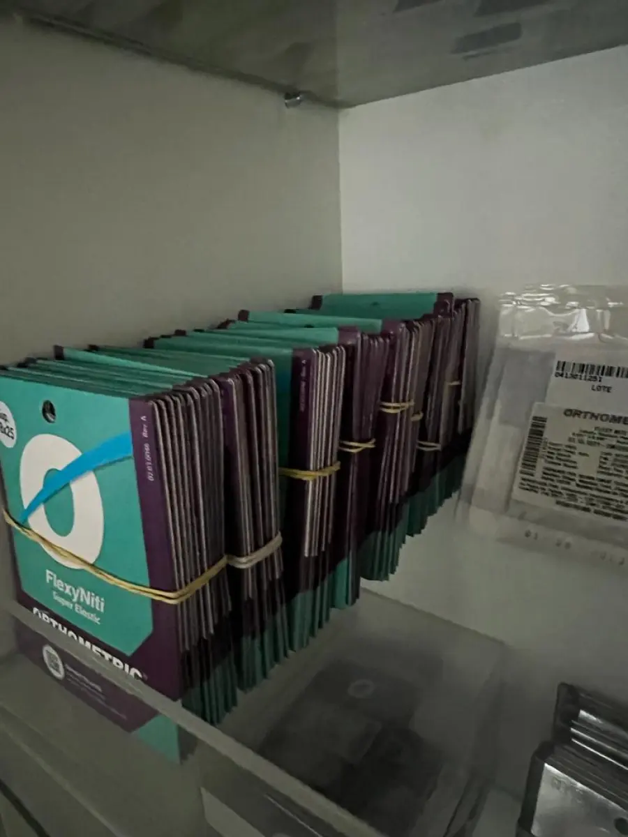 LOTE 000 - PRODUTOS ODONTOLÓGICOS