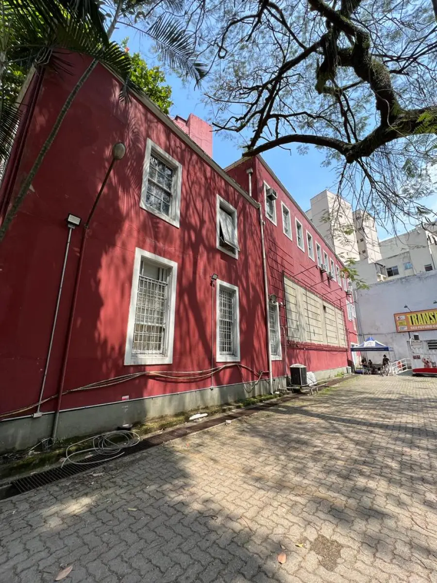 LOTE 001 - ÚNICA GRANDE ÁREA À VENDA EM TODO O BAIRRO DO FLAMENGO/RJ > 13.900m2 DE TERRENO E 23.475M2 CONSTRUÍDOS