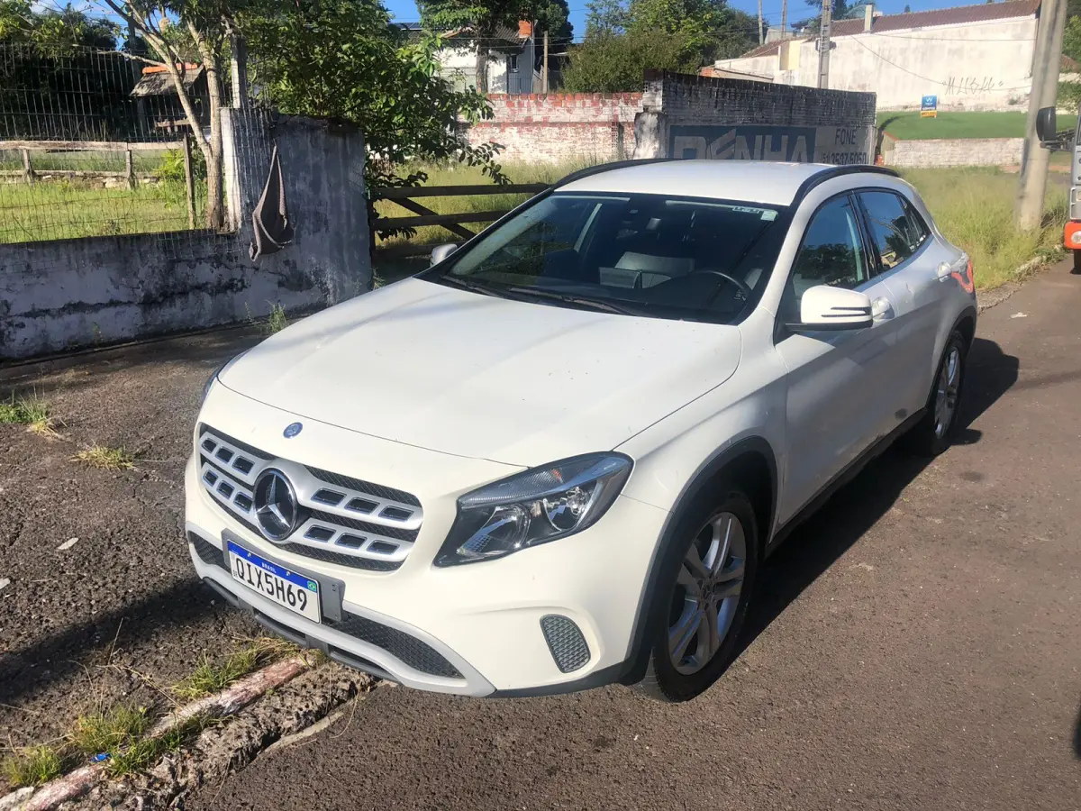 LOTE 002 - Veículo M.BENZ/GLA200 STYLE, fabricação/modelo 2017/2018, cor: branca