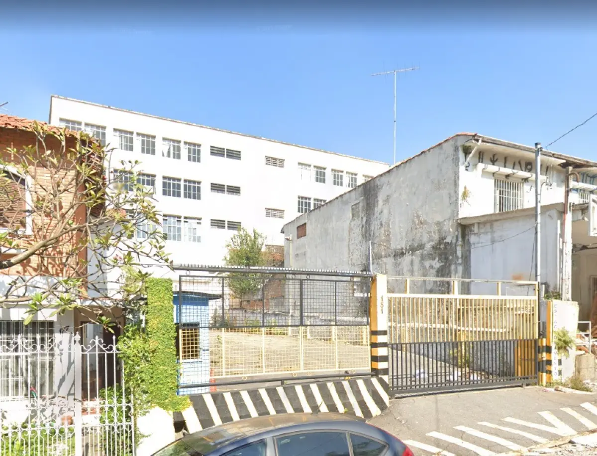 LOTE 002 - SÃO BERNARDO DO CAMPO/SP - Terreno com 314,90m². Amplo terreno usado para estacionamento, composto por 2 matrículas, tendo área total de 314,90m², frente para a Rua Alfeu Tavares, nos. 181 e 189, em São Bernardo do Campo/SP