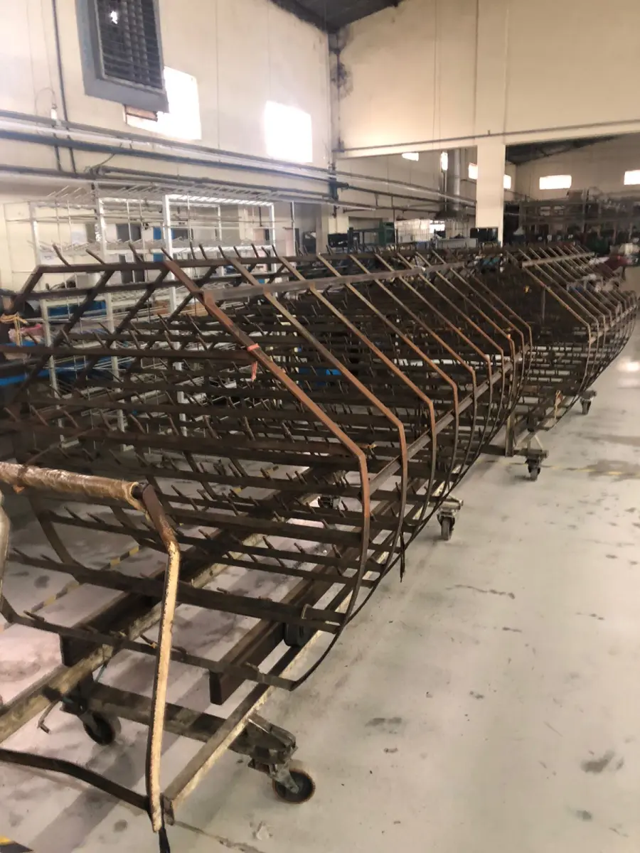 LOTE 026 - lote de 3 carrinhos porta sapatos para colocar na Autoclave