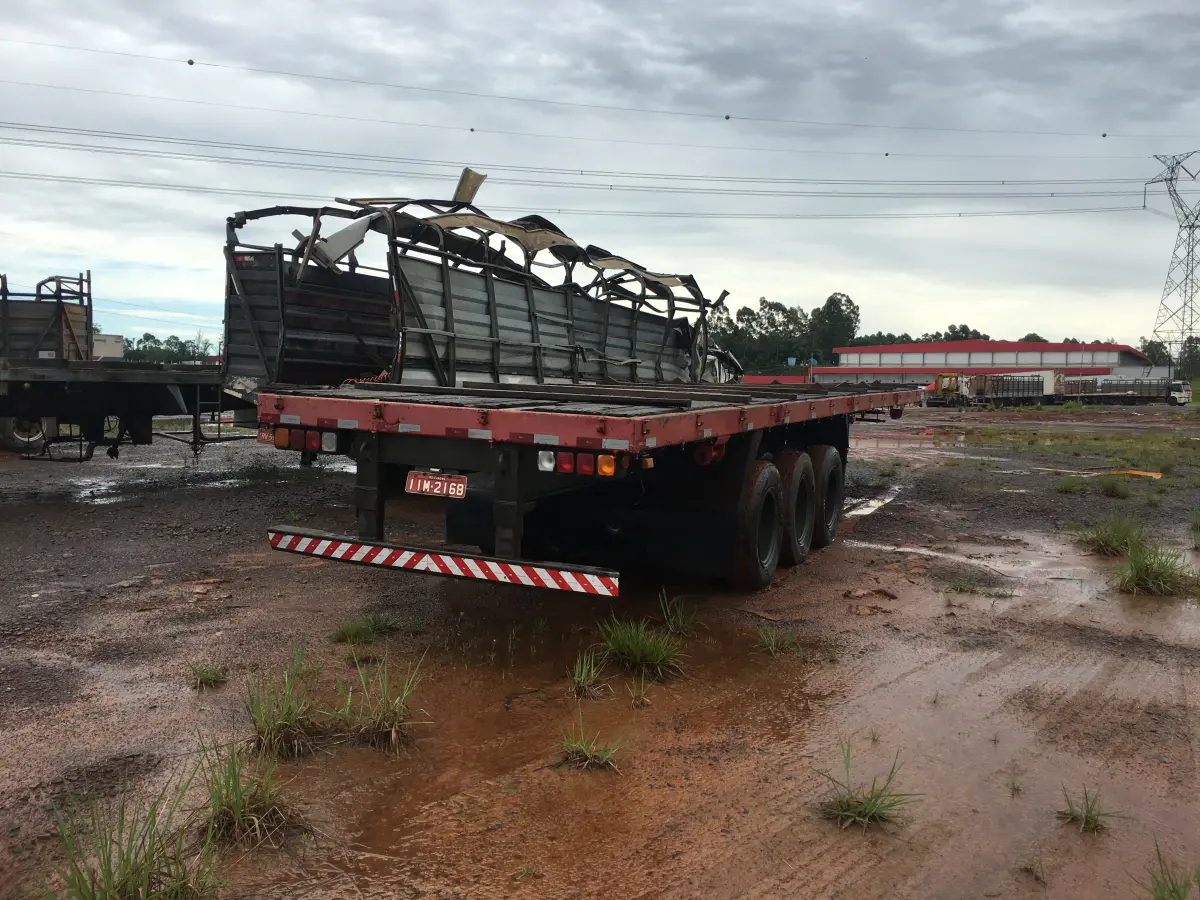 LOTE 000 - CARRETA REB/RODOVIÁRIA