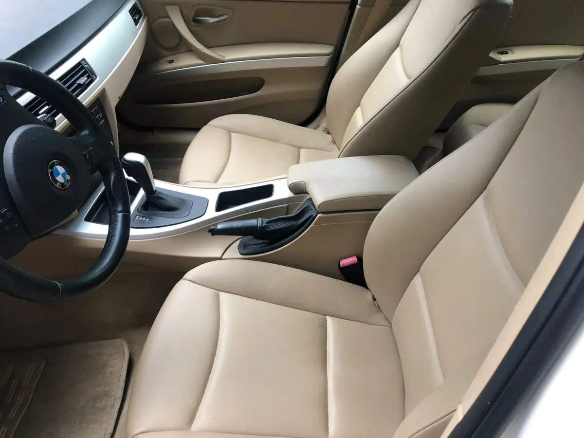 LOTE 000 - VEÍCULO I/BMW 318IA 2.0, 2011/2012