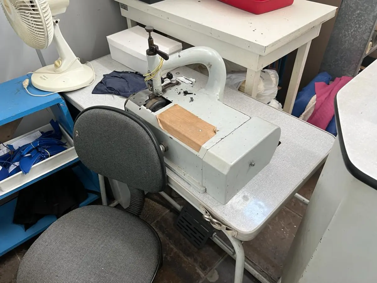 LOTE 109 - chanfradeira klein