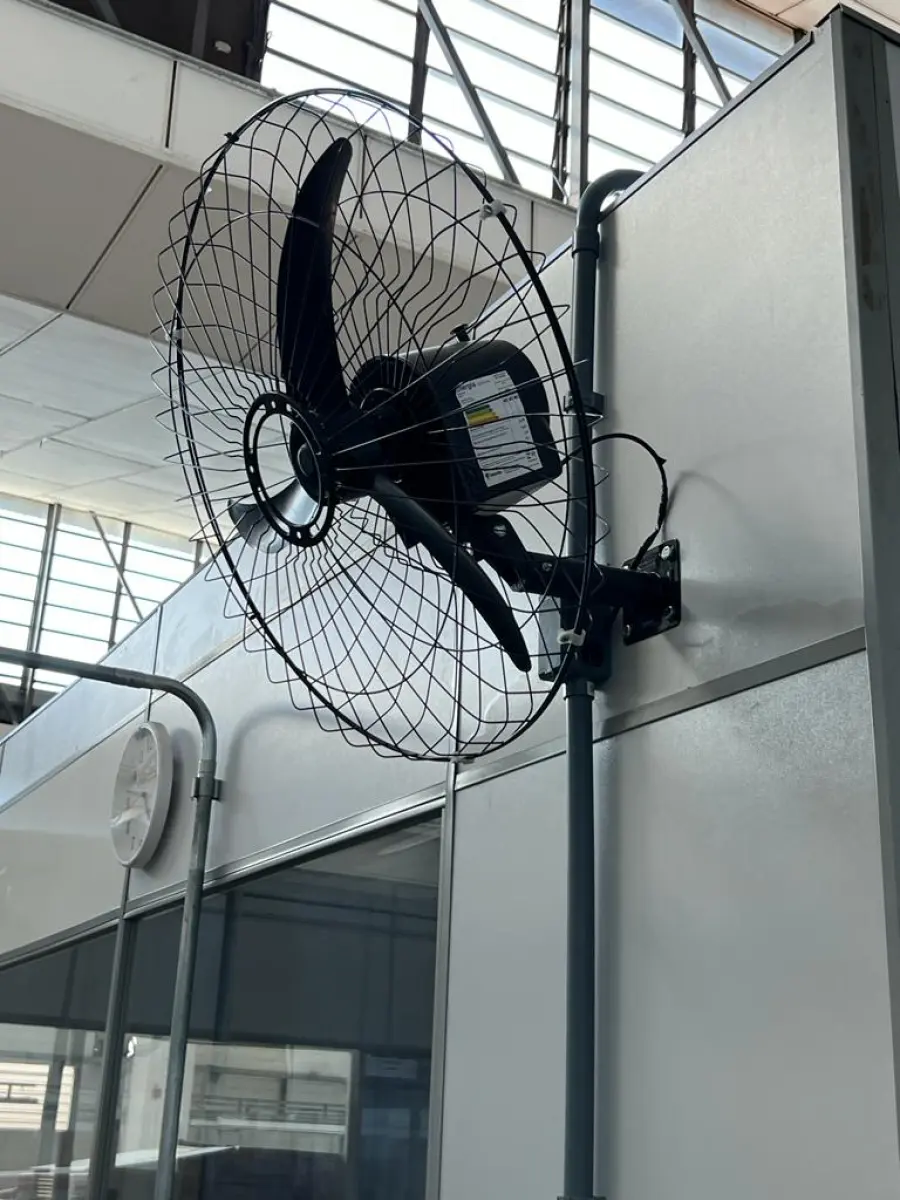 LOTE 128 - lote de ventiladores pela fabrica 22 ao todo