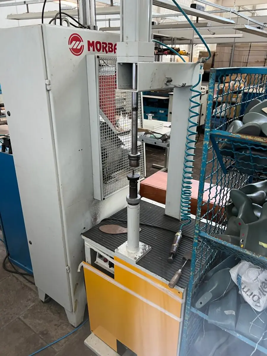 LOTE 118 - maquina de rebater trazeiro manual