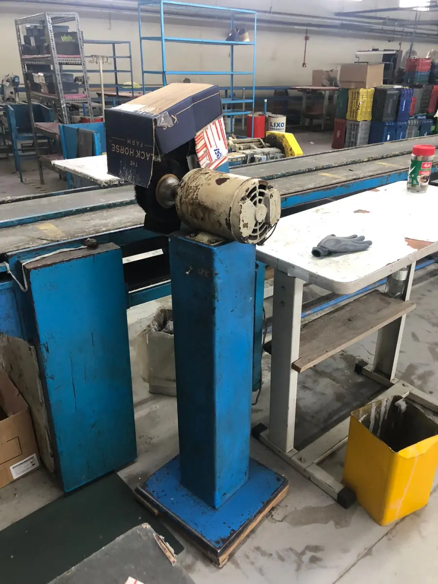 LOTE 017 - escova simples