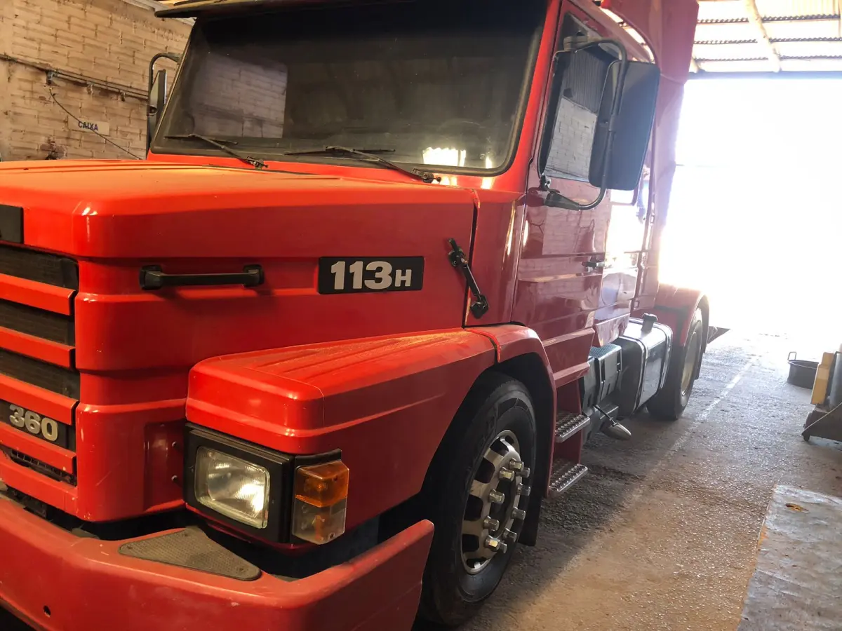 LOTE 076 - "CAMINHÃO SCANIA T113H 4X2, ANO 1997/1998, VERMELHO, PLACAS IHA8958