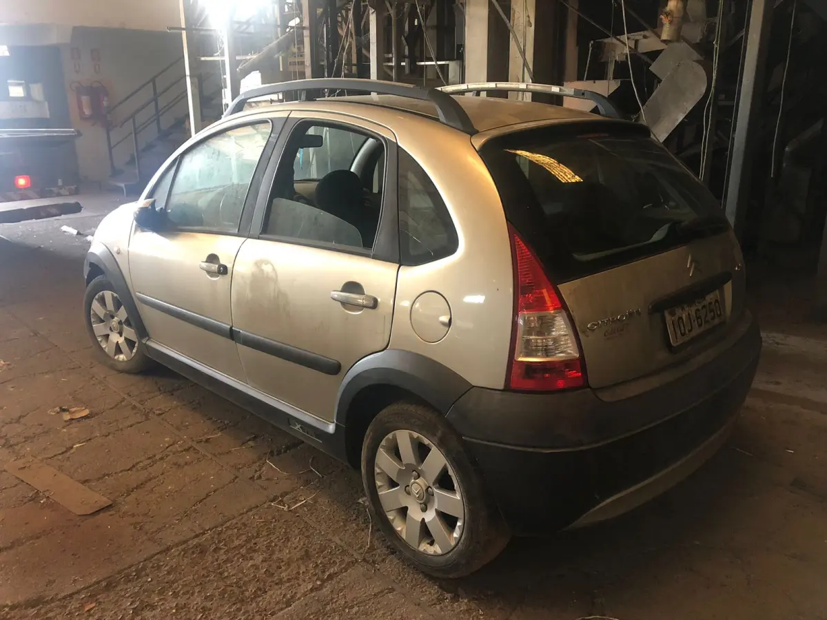 LOTE 001 - Citroen/C3 XTR, 1.4 Flex, cor prata, fabricação/modelo 2007/2008