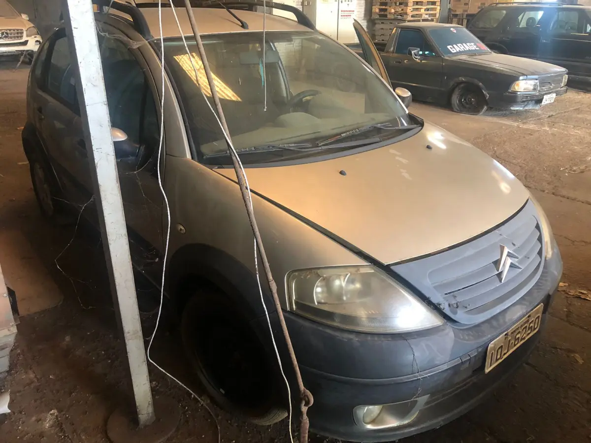 LOTE 001 - Citroen/C3 XTR, 1.4 Flex, cor prata, fabricação/modelo 2007/2008