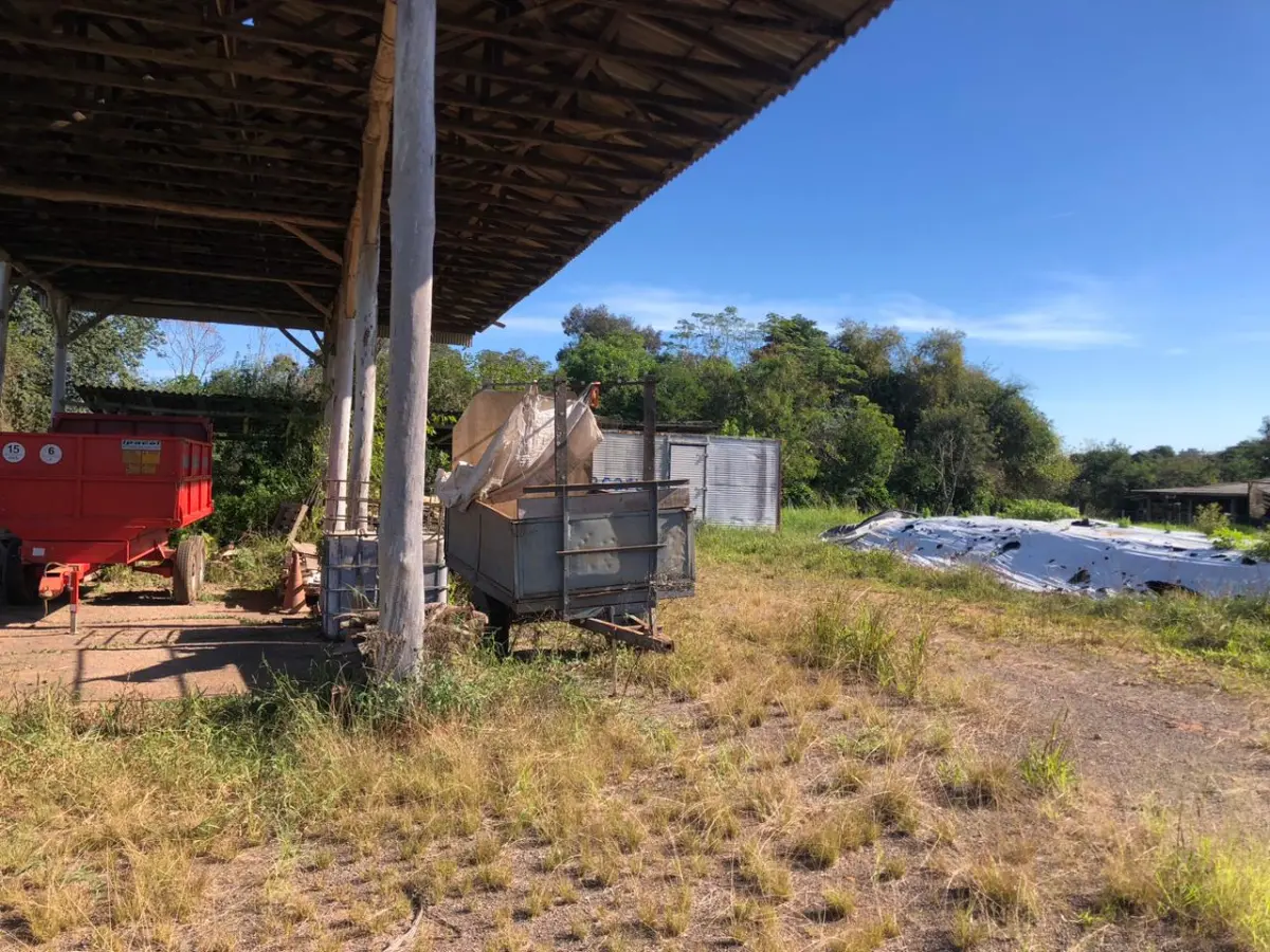 LOTE 063 - REBOQUE P/ TRATOR CINZA