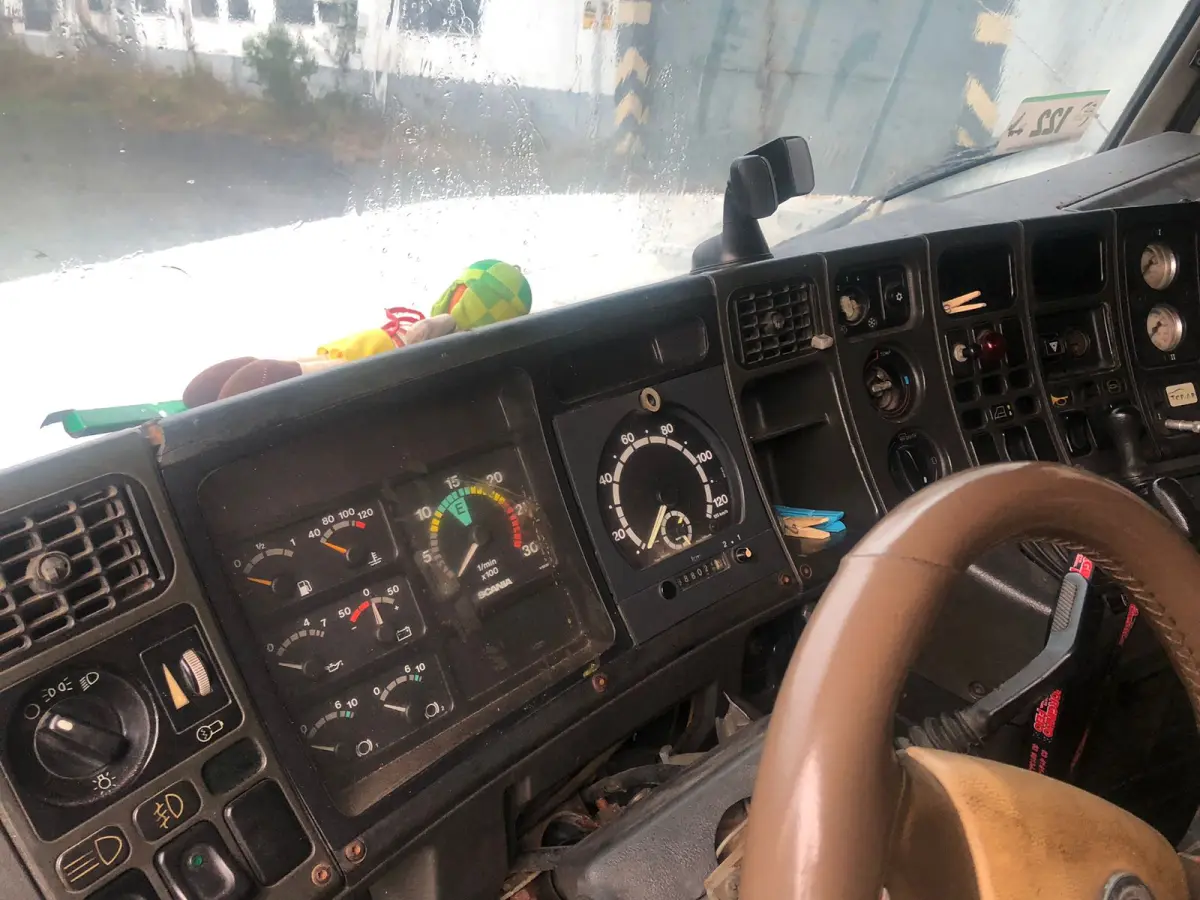 LOTE 003 - SCANIA/T-113 H 360 4x2. 3-Eixos, fabricação/modelo 1996/1997