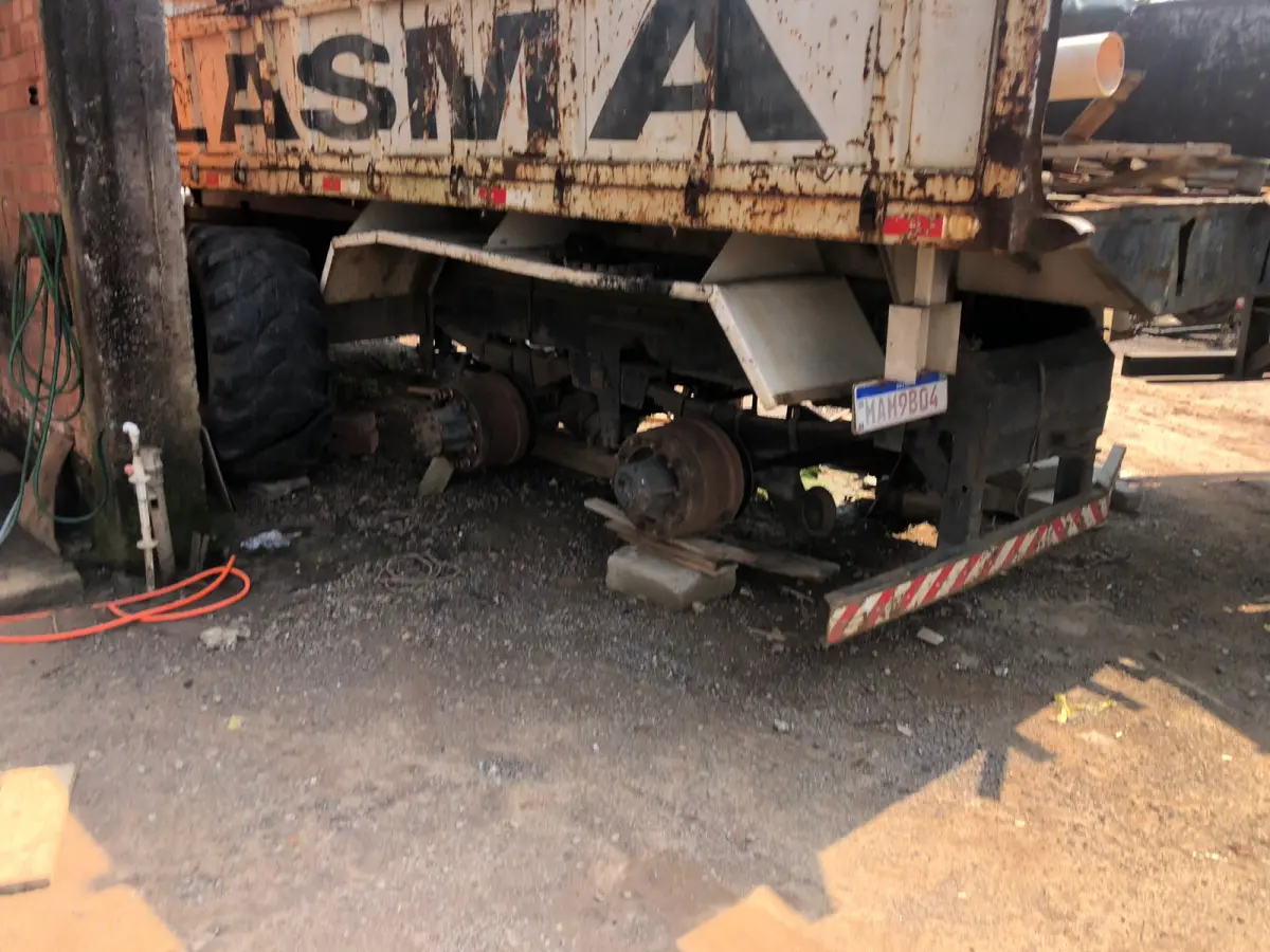 LOTE 003 - Caminhão Ford/Cargo 1622, fabricação/modelo 1999/1999, placa MAM9B04.