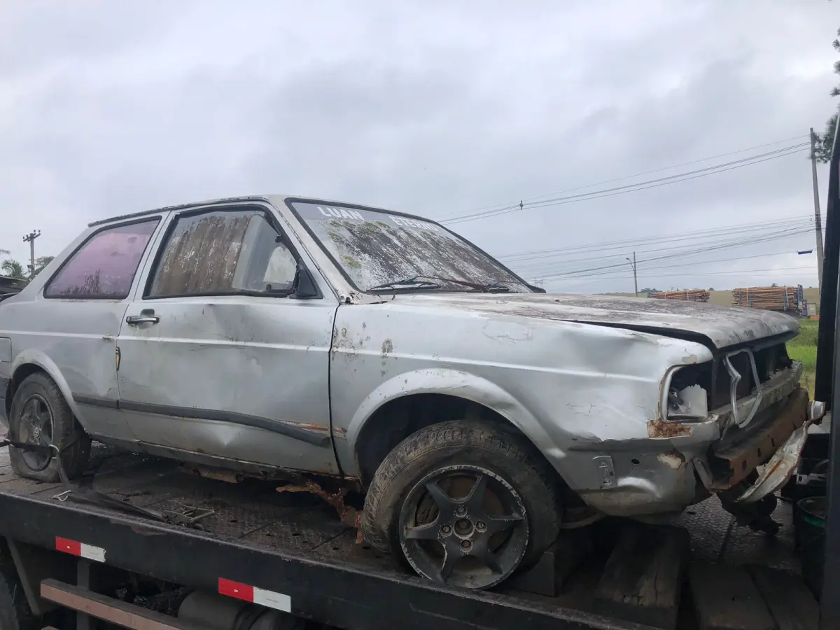 LOTE 004 - VW/Voyage GL, cor prata, fabricação/modelo 1991/1991