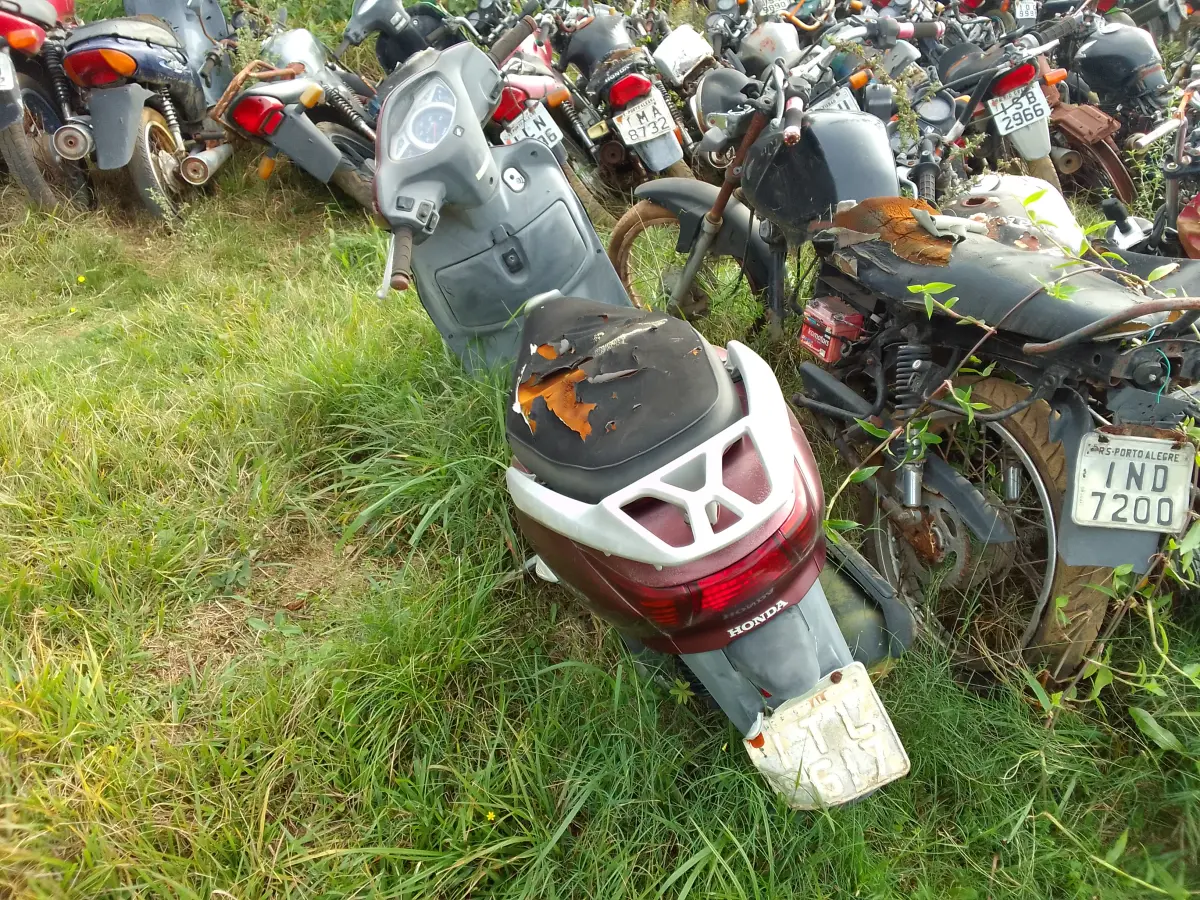 LOTE 000 - Honda/Lead 110, fabricação/modelo 2012/2012, cor vermelha