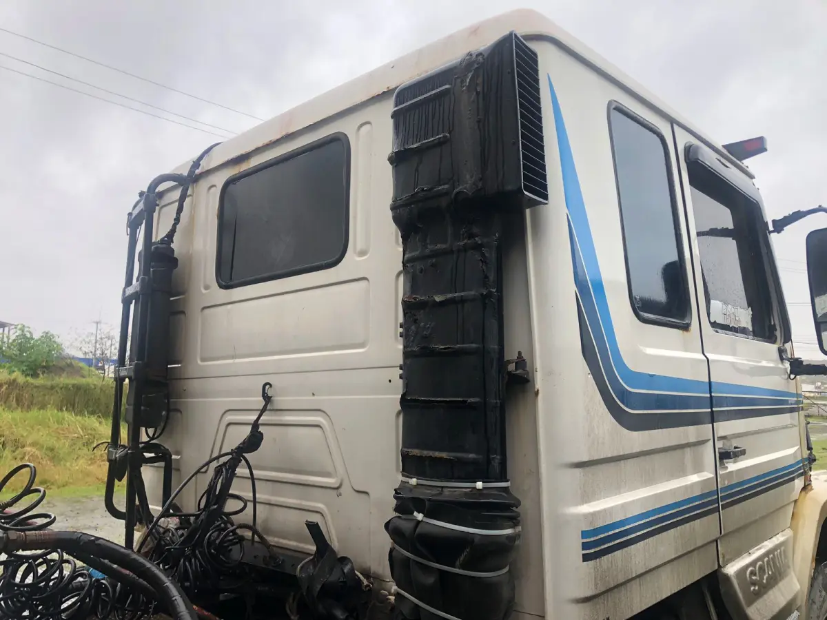 LOTE 003 - SCANIA/T-113 H 360 4x2. 3-Eixos, fabricação/modelo 1996/1997